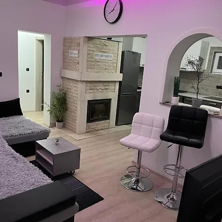 Apartma Anna *
